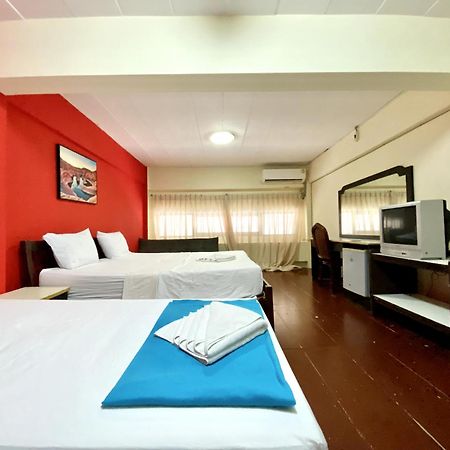 Patong Adventure Hostel Exterior photo