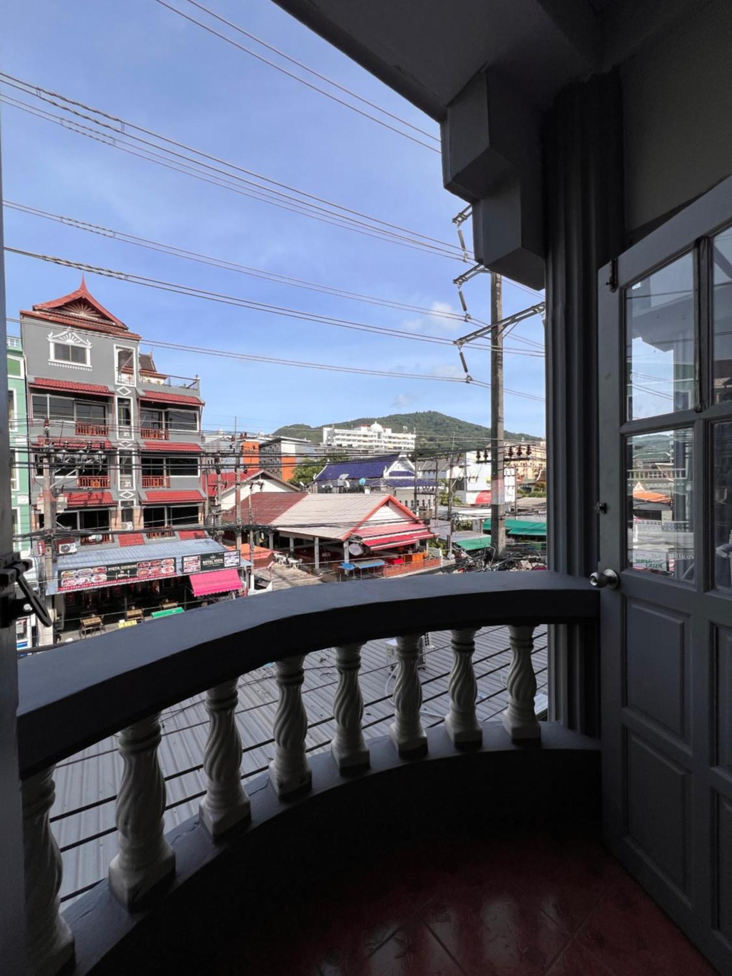 Patong Adventure Hostel Exterior photo