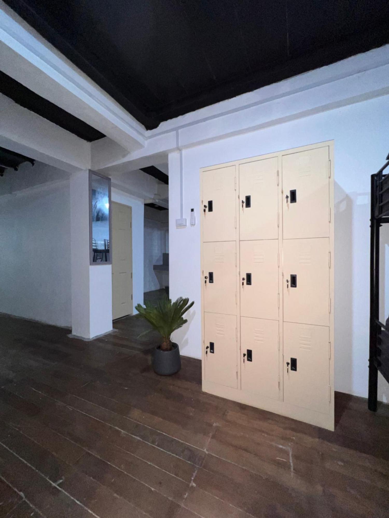 Patong Adventure Hostel Exterior photo
