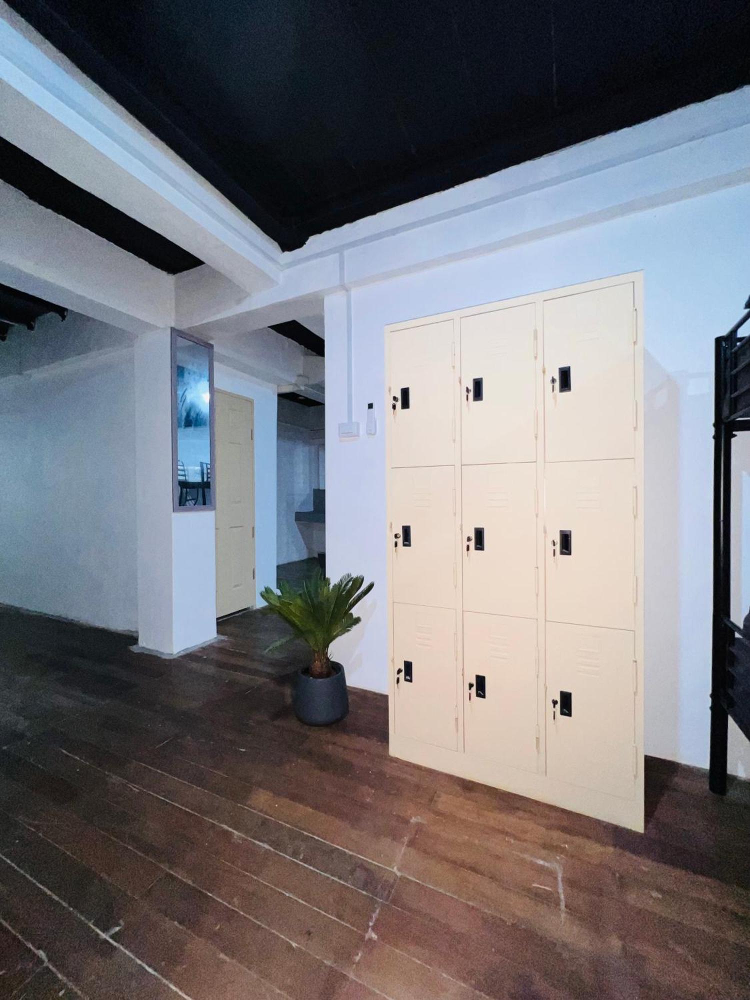 Patong Adventure Hostel Exterior photo
