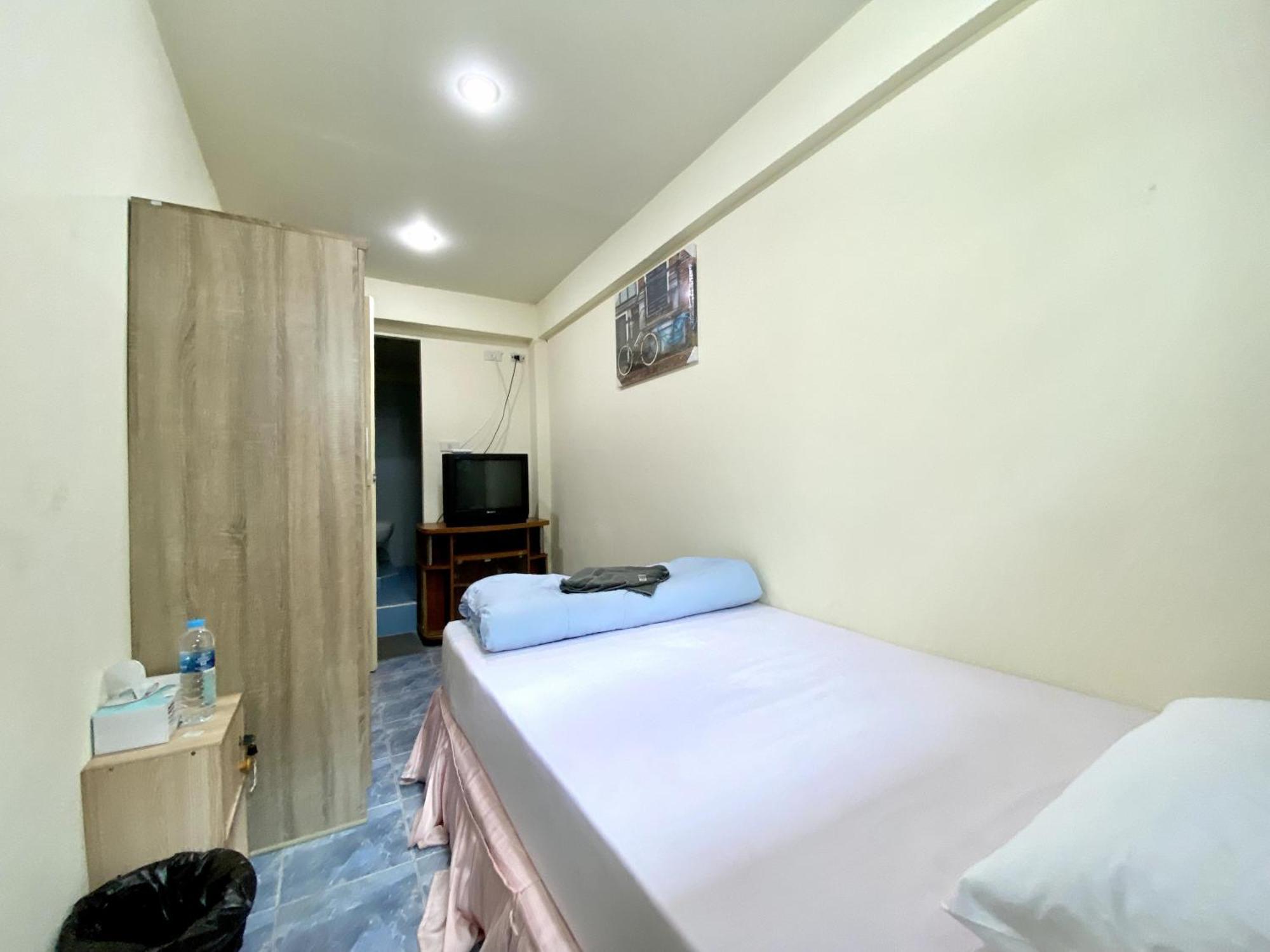 Patong Adventure Hostel Exterior photo